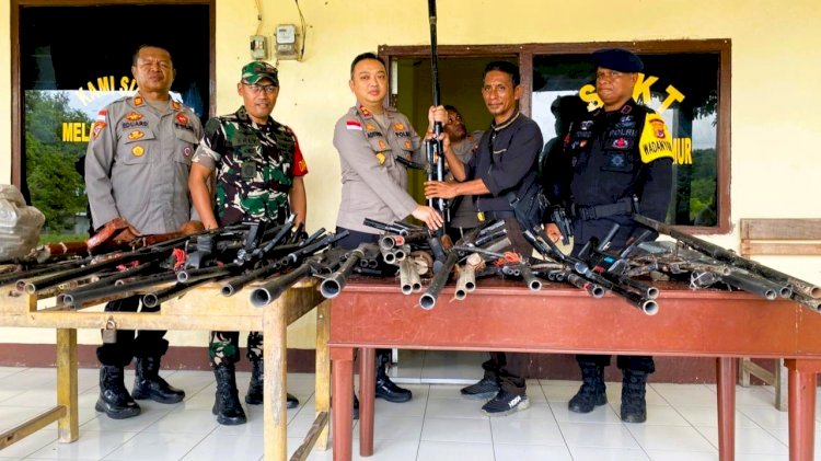 Warga Adonara Timur Kembali Serahkan Senpira dan Amunisi, Kapolres Flores Timur: Ini Bukti Masyarakat Memilih Jalan Damai