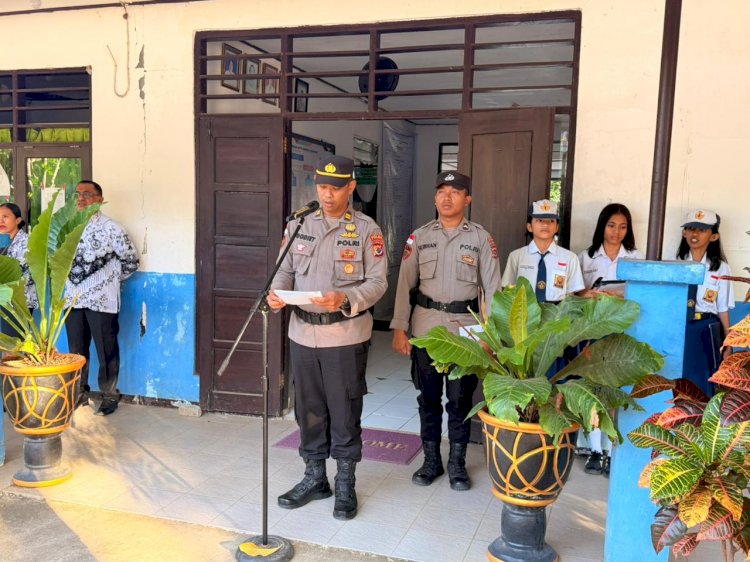 Lewat Upacara Bendera, Polda NTT Sampaikan Pesan Moral dan Kamtibmas kepada Pelajar