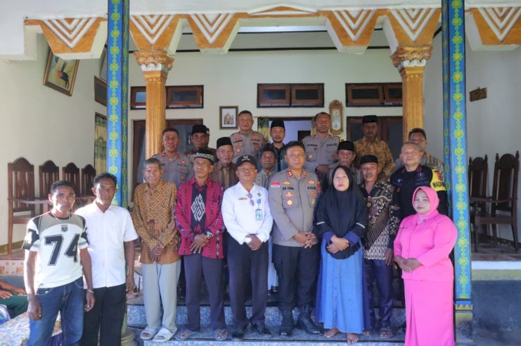 Sentuhan Adat dan Restorative Justice Satukan Kembali Brimob dan Warga Alor Besar