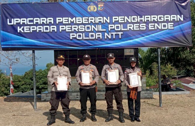 Di Balik Lensa dan Kata, Dedikasi Aipda Supardin Membangun Jembatan Informasi Polres Ende