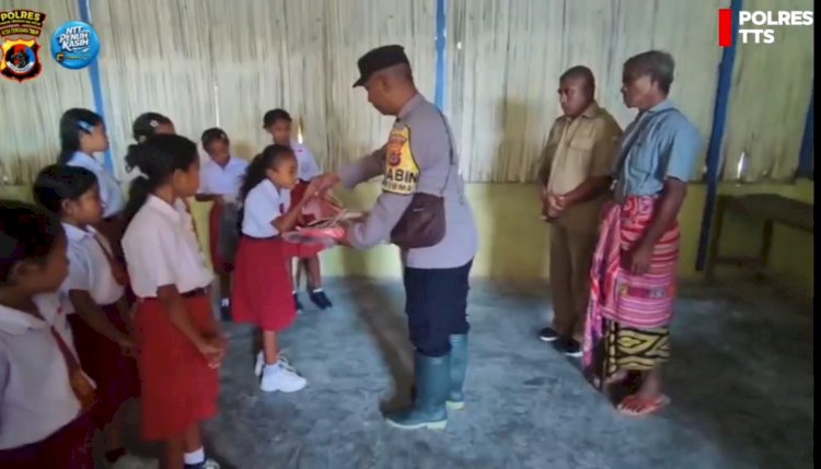 Kapolda NTT Salurkan Bantuan Perlengkapan Sekolah untuk Siswa SDN Nununamat TTS, Kapolres : Wujud Kepedulian Polri Dukung Pendidikan