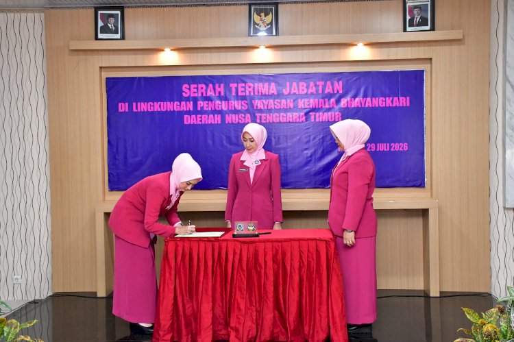 Pengangkatan Sekretaris dan Sertijab Pengurus Bhayangkari-YKB NTT, Ny. Vily Rudi Darmoko: Jabatan adalah Amanah untuk Mengabdi dengan Ketulusan