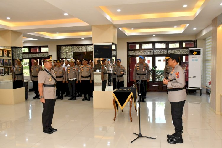 Kapolda NTT Pimpin Penyerahan Jabatan Irwasda, Kombes Enriko Emban Tugas Baru di Itwasum Polri