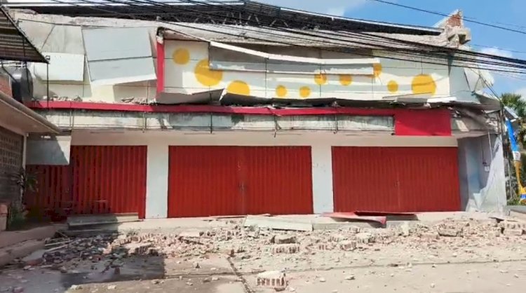 Gempa Bumi M7,7 Guncang Kepulauan Flores, Satu Warga Nagekeo Meninggal Dunia, Masyarakat Mengungsi ke Tempat Aman