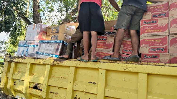 Peduli Korban Bencana, Polda Sulsel Salurkan 27 Dus Obat, Polda NTT Pastikan Bantuan Tiba di Posko Nagekeo dan Polres Manggarai Barat