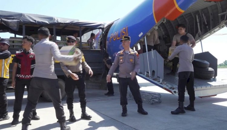 Bantuan Kapolri Tiba di Labuan Bajo, Logistik Disiapkan untuk Warga Terdampak Gempa Flores