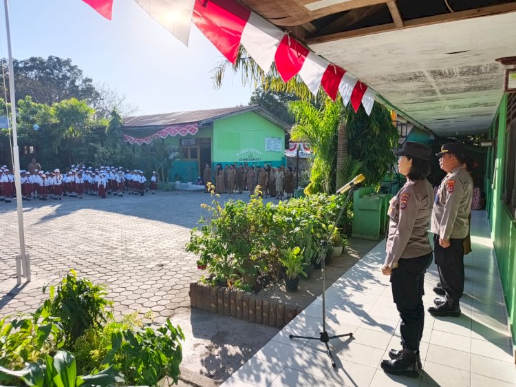 Polisi Masuk Sekolah, Dirbinmas Polda NTT: Bentengi Pelajar dari Bullying, Narkoba hingga Jejak Digital