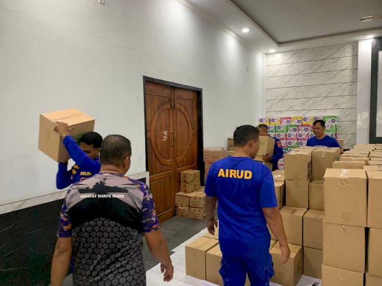 Polri Terus Bergerak, Bantuan Logistik Menjangkau Warga Terdampak Gempa di Sikka