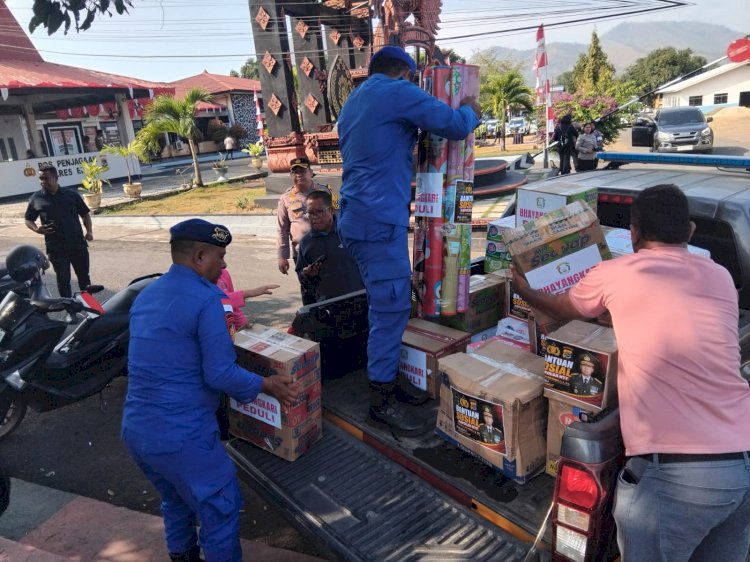 Saat Warga Membutuhkan, Polri Hadir Bawa Bantuan ke Desa-Desa Terdampak Gempa Ende