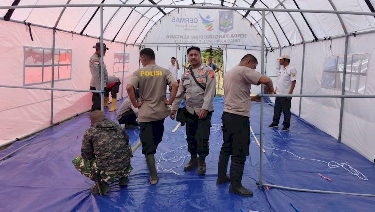 Polsek Cibal Pasang Tenda Darurat untuk Dukung Pelayanan Kesehatan, Kapolres Manggarai: Keselamatan Warga Prioritas