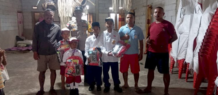 Polri Hadir Pulihkan Semangat Anak Terdampak Gempa, Siswa di Ndoso Terima Bantuan Ketua Umum Bhayangkari