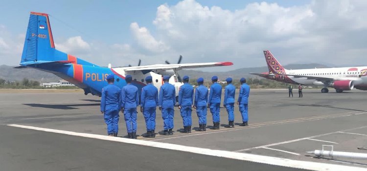 Gugur di Papua, Jenazah drh. Alfonsius Diterbangkan dengan Pesawat Polri Menuju Maumere