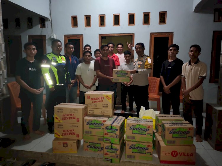 Di Tengah Krisis Pascagempa, Polsek Komodo Hadir Bawa Pangan untuk Biara SDV