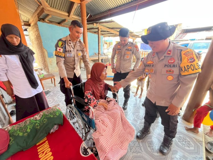 Hadir di Tengah Warga Terdampak Gempa 7,7 SR, Divhumas Polri Salurkan Bantuan Kemanusiaan hingga ke Pelosok Manggarai