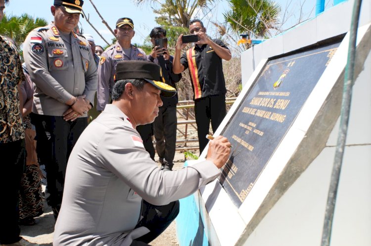Disambut Tangis Haru Masyarakat Desa Benu Takari, Kapolda NTT Resmikan Sumur Bor di Desa Benu