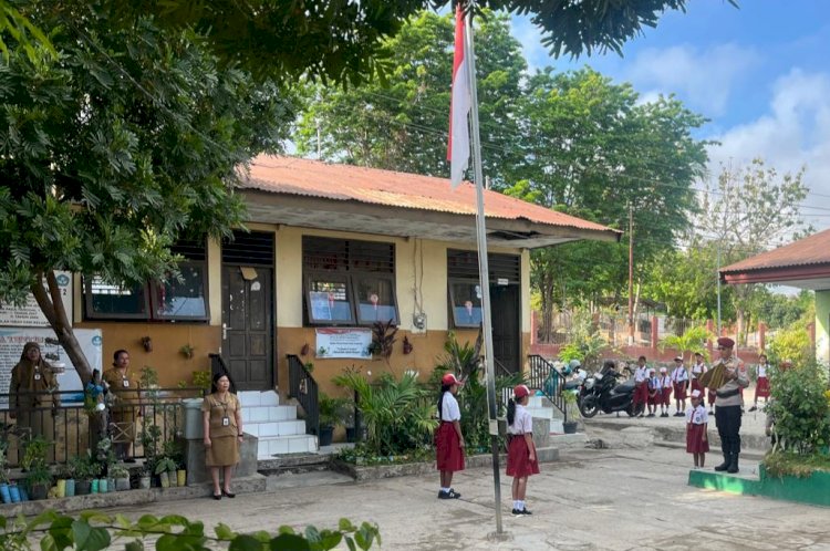 Polisi Edukasi Siswa SD Oetona dan Bakunase II, Ajarkan Berani Jaga Diri dan Bijak Gunakan Gadget