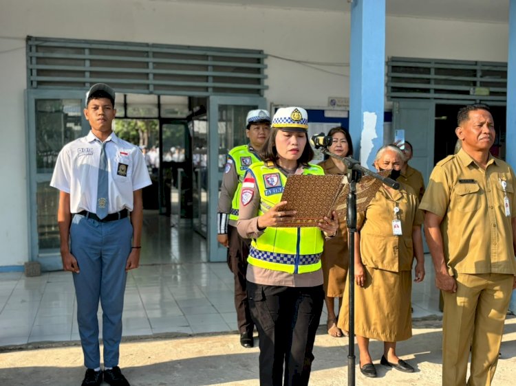 Police Goes to School, Ditlantas Polda NTT Ajak Pelajar SMAN 5 Kupang Cerdas Bermedia Digital dan Waspada Judi Online