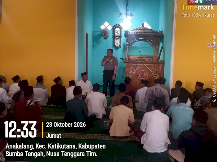 Kapolres Sumba Tengah AKBP Richard Sampaikan Pesan Kamtibmas Lewat Jumat Keliling