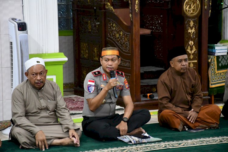 Subuh Keliling di Masjid Nurul Hidayah, Wakapolda NTT Ajak Masyarakat Perkuat Sinergi Jaga Kamtibmas