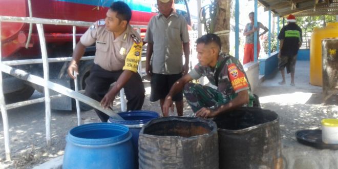 Peduli Sesama di Musim Kemarau, Polres Belu Kirim Air Bersih Untuk Masyarakat Dusun Bautasik