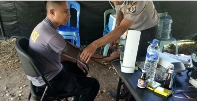 Pemeriksaan Kesehatan Anggota Polres Sumba Barat