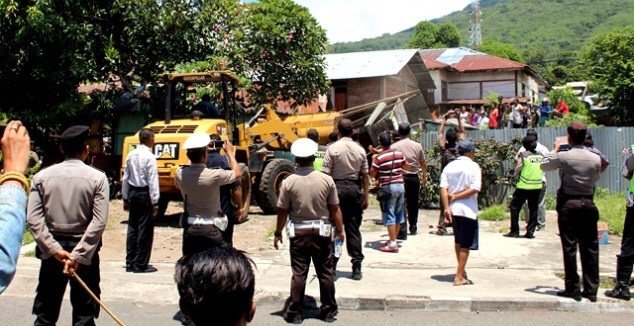 Kapolres Flotim Pimpin Pengamanan Eksekusi Tanah