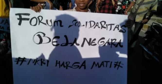 Sambil Long March, pemuda Waingapu Beri Dukungan TNI Polri Berantas Terorisme