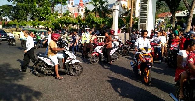 Pasca Bom Bunuh Diri Surabaya, Polres Flotim Tingkatkan Giat Pam di Gereja Antisipasi Terorisme