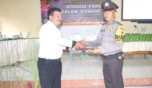 Petani bawang desa Nebe sukses, Bripka Solihin mendapat penghargaan