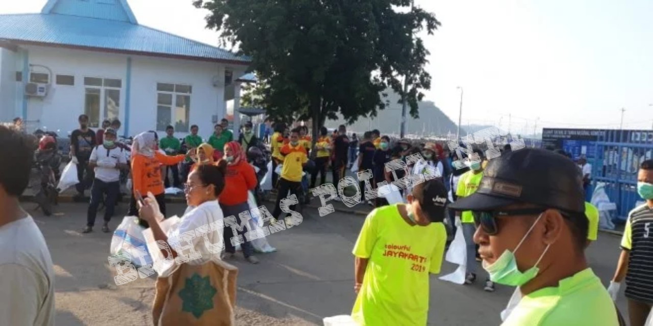 Hari Dharma Samudera, Anggota Polres Manggarai Barat Ikuti Kerja Bakti Masal