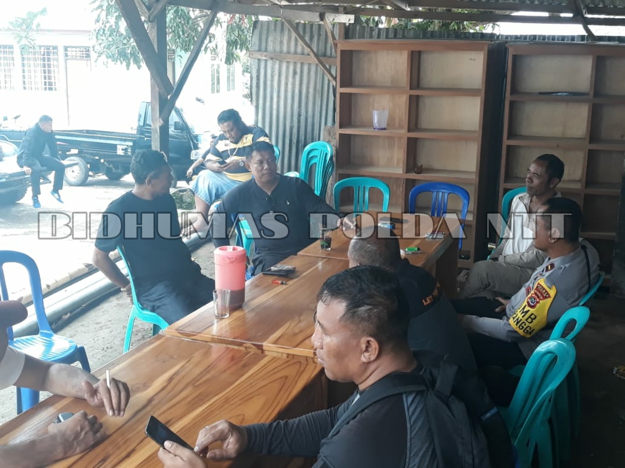 Kapolres Flotim Sambangi Desa Kolilanang