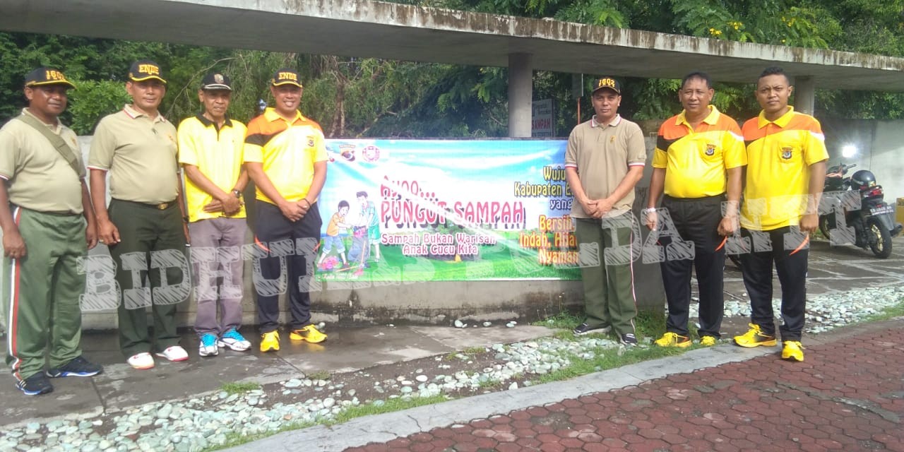 Peduli Sampah, Polres Ende Bersama Kodim 1602 Ende Melaksanakan Jumat Bersih