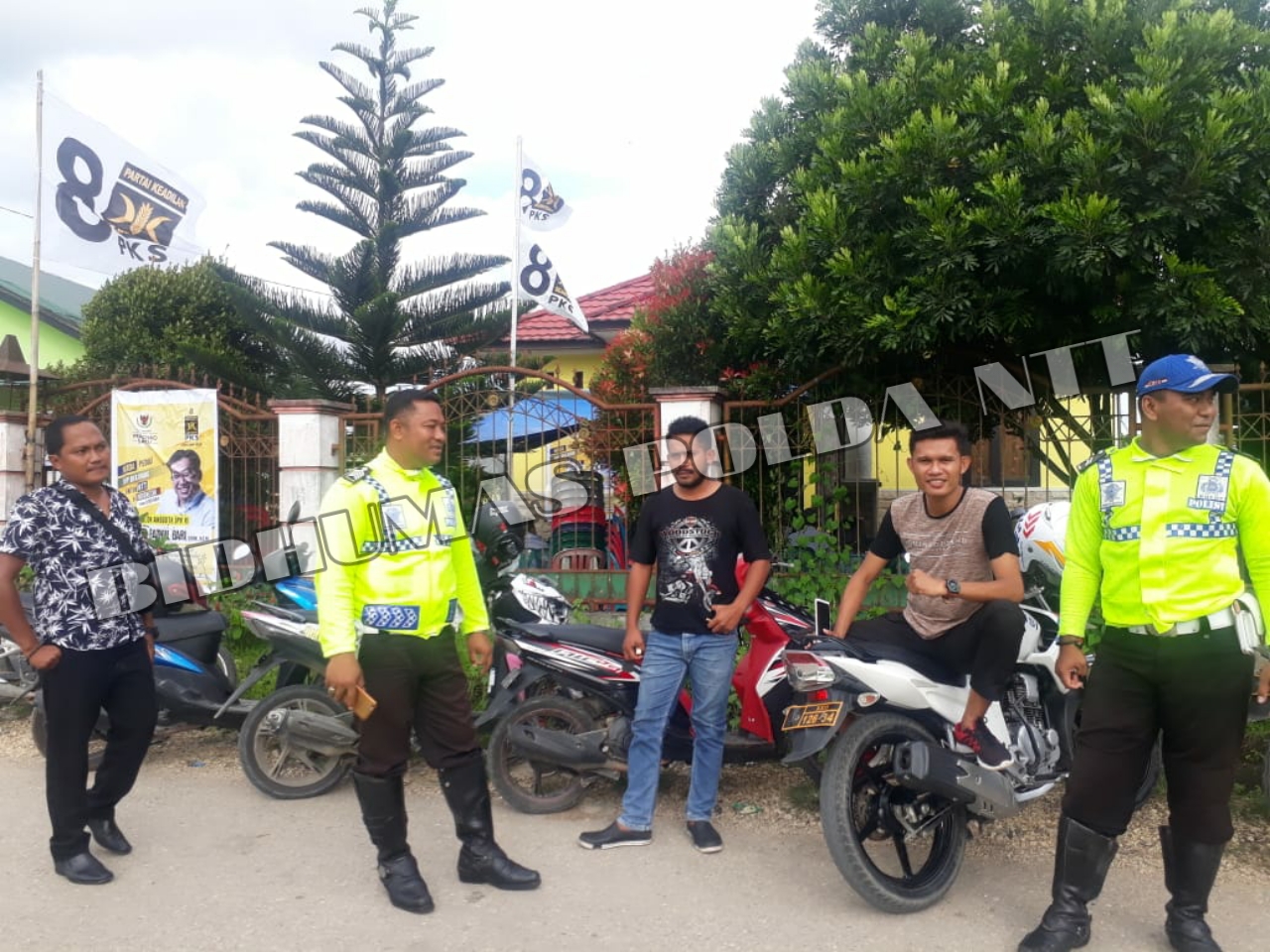 Personel gabungan Polres Sumba Barat Lakukan pengamanan Kampanye di Kelurahan Wailang