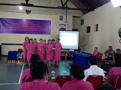 Jelang Pemilu 2019, Bhayangkari  Sat Brimob Polda NTT Gelar Doa Bersama