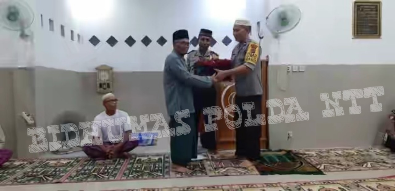 Safari Ramadhan, Personel Polres Flotim kunjungi Mesjid Baitul Mukmin Waiklibang