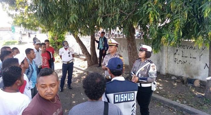 Unit Dikyasa Satlantas Polres Sikka Lakukan Giat Dikmas Lantas Pada Masyarakat