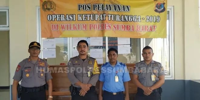 Arus Balik Lebaran | 2 Personel Polsubsektor KPPP Udara Pastikan Kenyamanan Para Pemudik