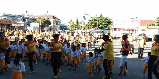 Sambut HAN 2019, Personel Polres Sumba Barat Senam Bersama Anak-anak TK Bhayangkari