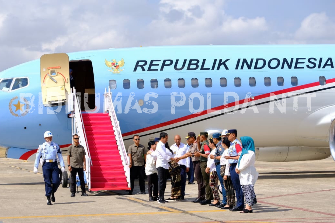 Tiba di Bandara El Tari Kupang, Presiden RI disambut oleh Kapolda NTT