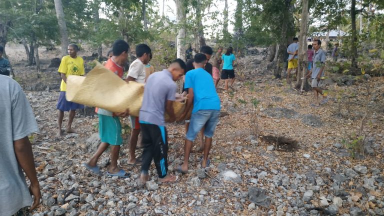 Diduga Jatuh Dari Pohon Lontar, Warga Otengai Tewas