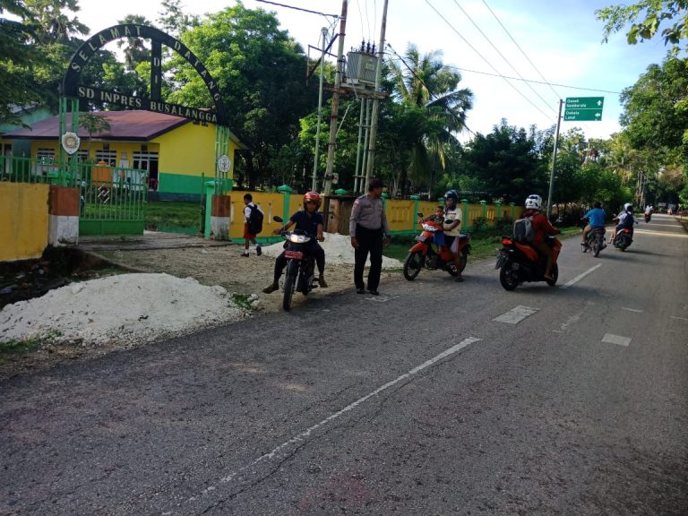 Pengaturan Lalu-lintas Pagi, Wujud Nyata Polisi Hadir Di Tengah Masyarakat