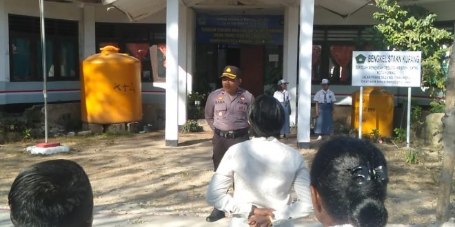 Kapolsek Oebobo Jadi Pembina Upacara di Sekolah Menengah Teologi Kristen