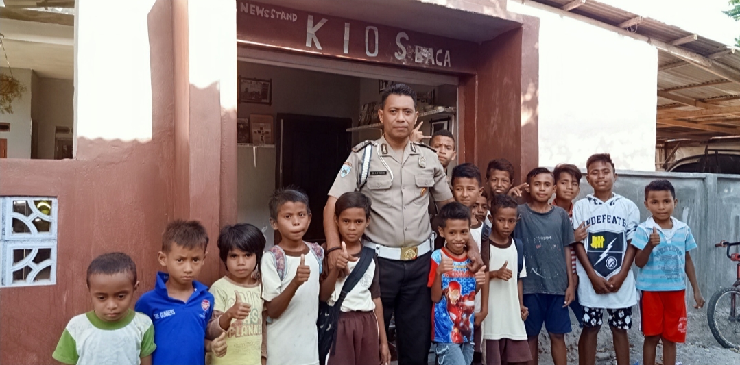 Dukung Program Pemerintah, Anggota Polres Kupang Kota Bangun Rumah Baca