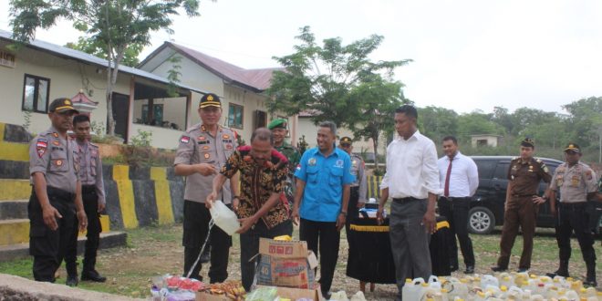 Polres Rote Ndao Musnahkan Berbagai Barang Bukti Hasil Operasi Kepolisian