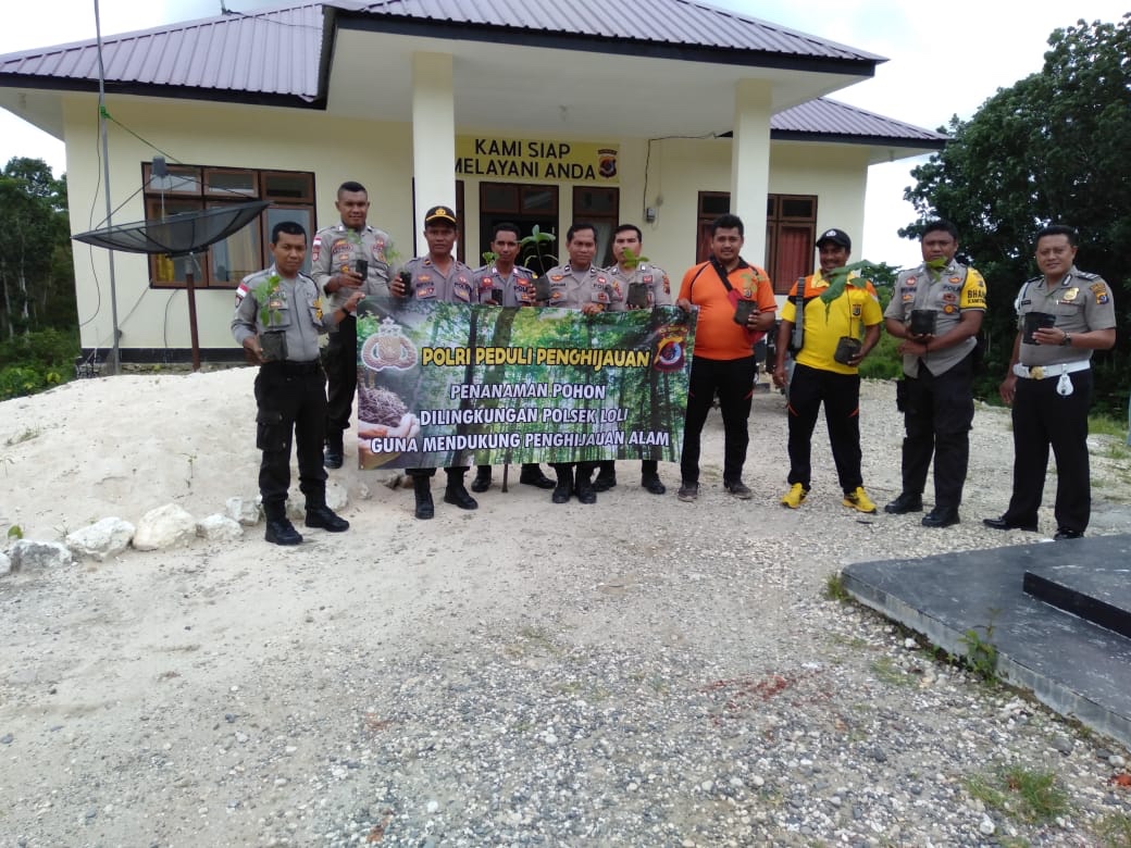 Polri Peduli Penghijauan, Polsek Loli Tanam 200 Pohon di Lingkungan Mako