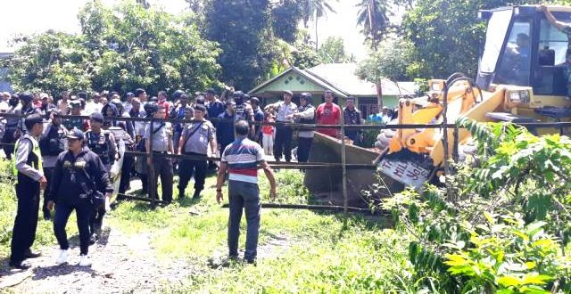 Polres Flotim Lakukan Pengamanan Eksekusi Tanah di Desa Waiwadan