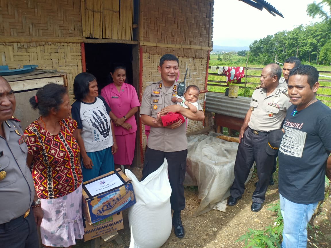 Bakti Sosial Bersama Kapolres Sumba Barat