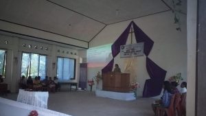 Polres Sumba Barat | Pengamanan Ibadah Minggu oleh Bripka Ramlin & Bripka Abdul di Gereja Manuakaropa