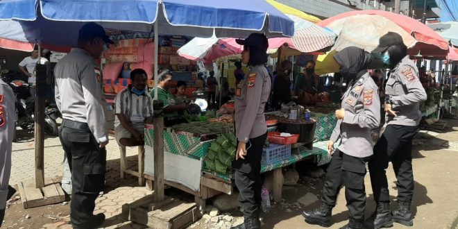 Patroli Dialogis, Anggota Polres Belu Imbau Warga Tidak Anggap Enteng dengan Serangan Virus Corona